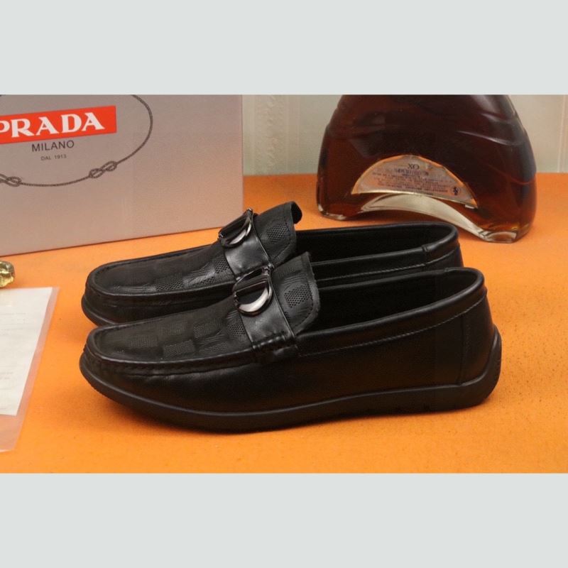 Pra*a leather shoes